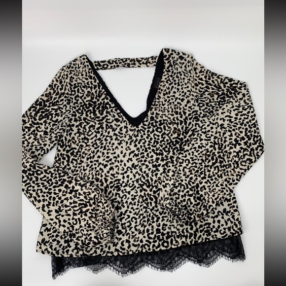 Daytrip Leopard print long sleeve Blouse size small - Picture 5 of 9